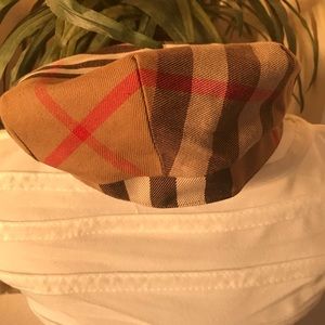 Burberry Nova Check Women’s Hat